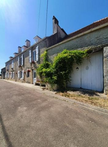 Chez Zoiseau Et Zoiseautte Bed & Breakfast Chassigny Екстериор снимка