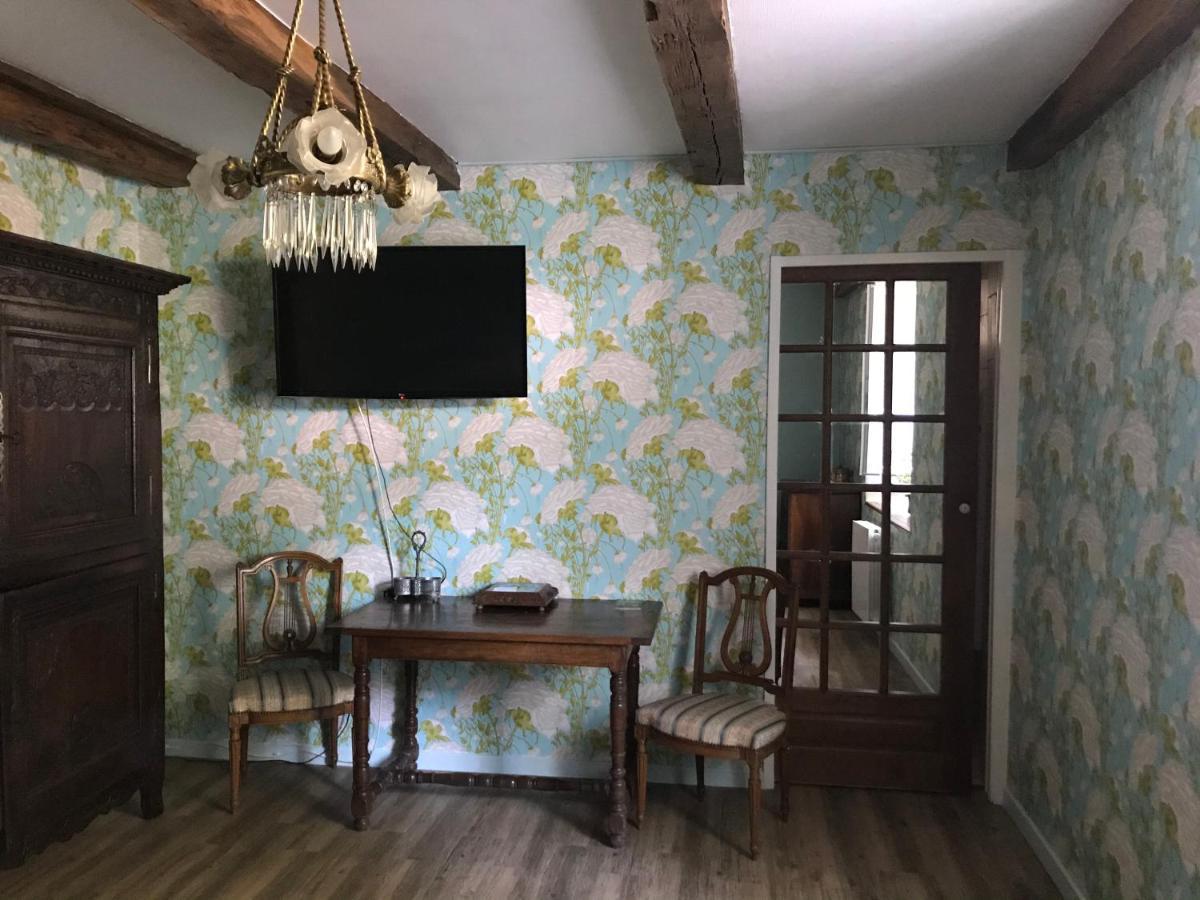 Chez Zoiseau Et Zoiseautte Bed & Breakfast Chassigny Екстериор снимка