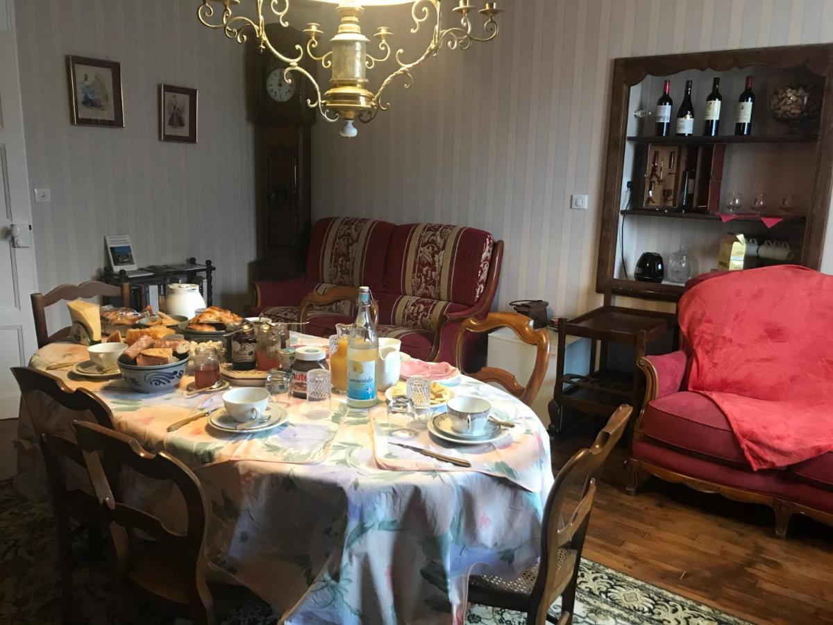Chez Zoiseau Et Zoiseautte Bed & Breakfast Chassigny Екстериор снимка