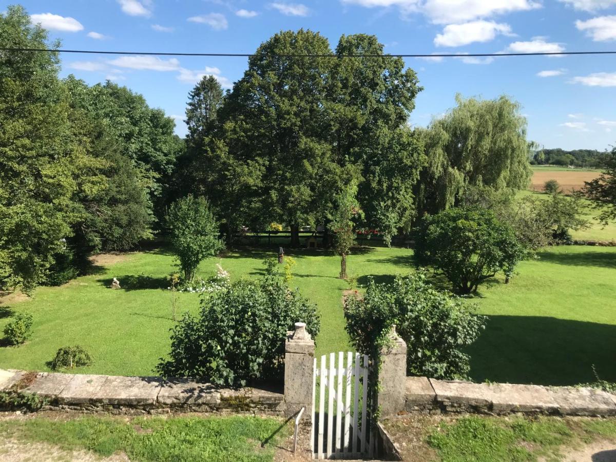 Chez Zoiseau Et Zoiseautte Bed & Breakfast Chassigny Екстериор снимка