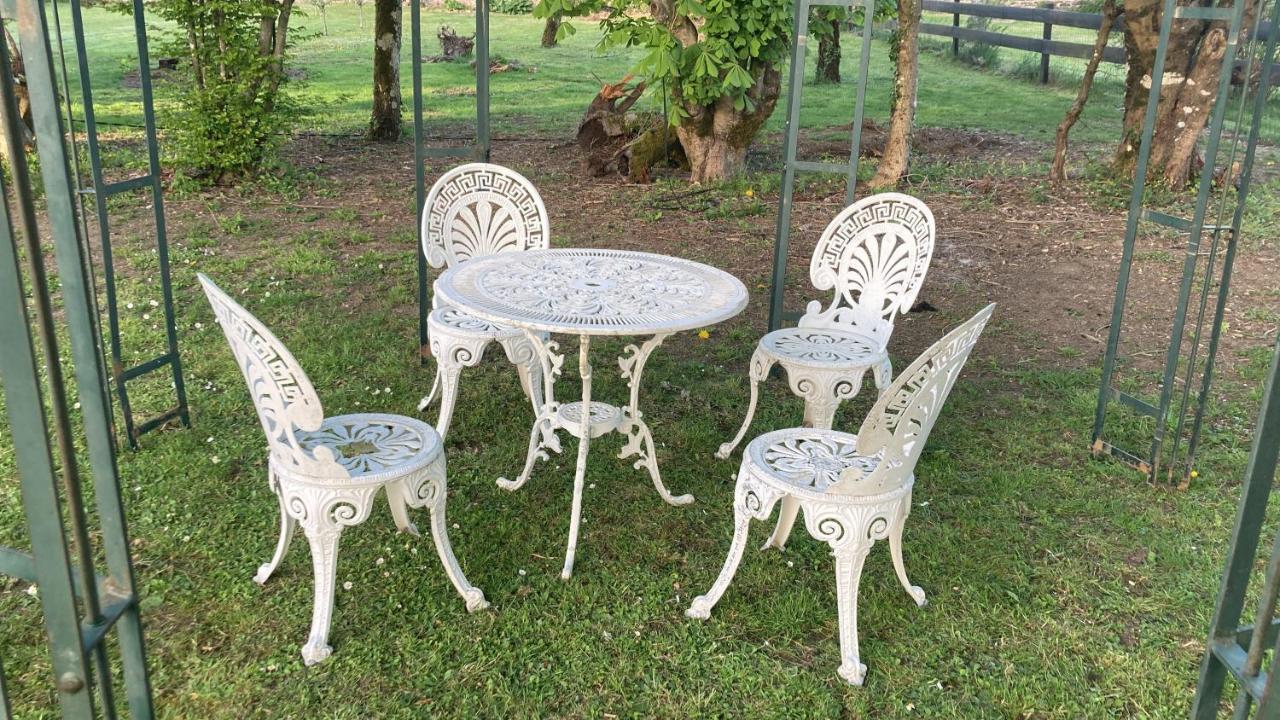 Chez Zoiseau Et Zoiseautte Bed & Breakfast Chassigny Екстериор снимка
